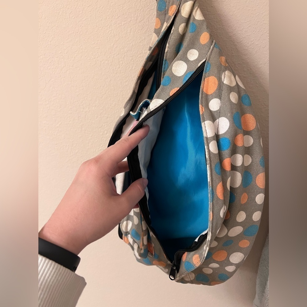 KAVU Padded Rope Sling Crossbody Polka Dot Bag. Tote, carry-all, purse - Picture 4 of 4